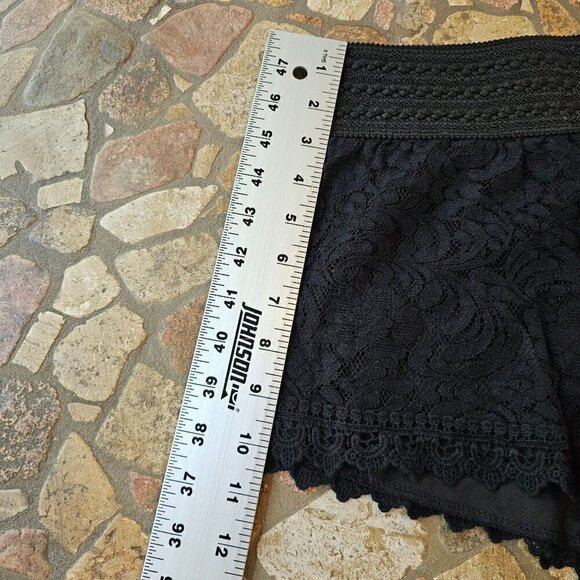 Papaya Black Lace Mini Shorts with Elastic Waistband, Size Medium - Picture 5 of 9